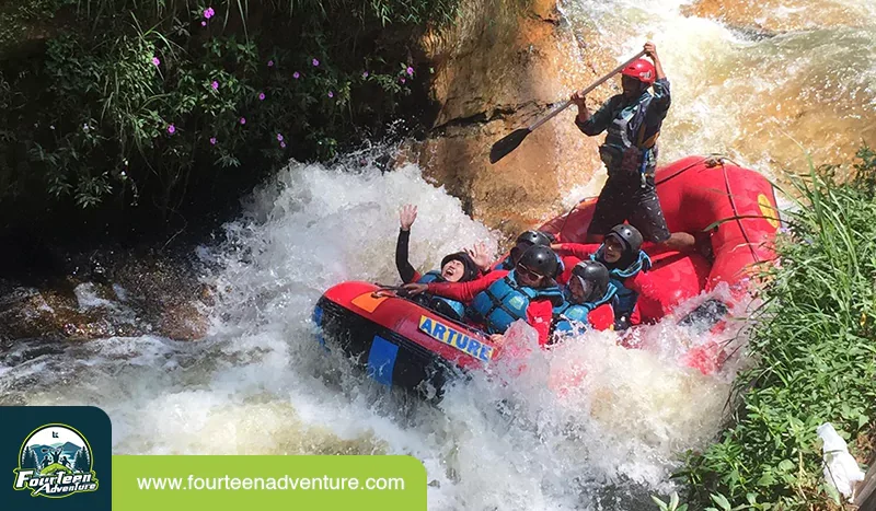 rafting-pengalengan-pengalaman-petualangan-yang-tak-terlupakan-oleh-fourteen-adventure-67275e70b9634